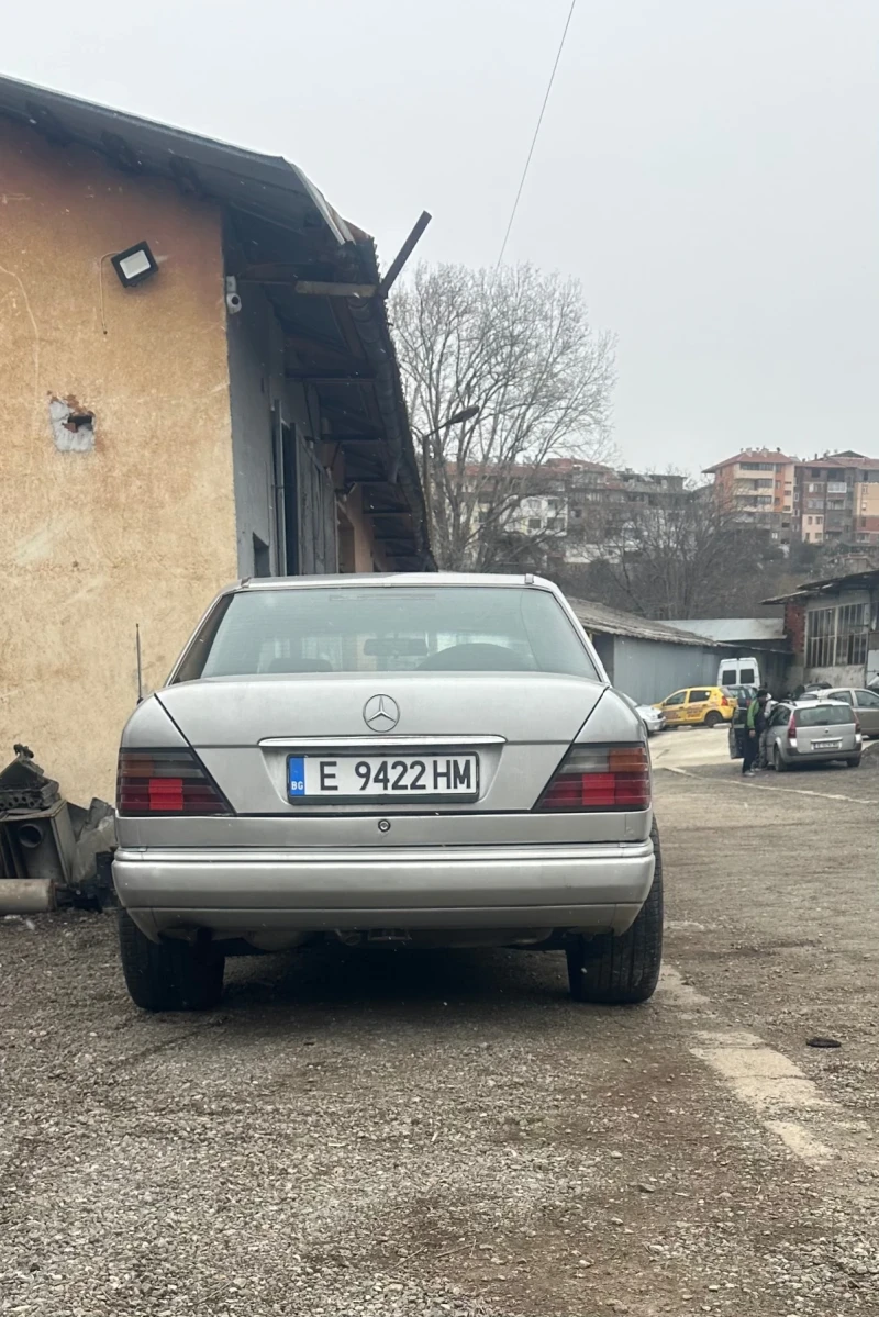 Mercedes-Benz 124, снимка 4 - Автомобили и джипове - 47945374