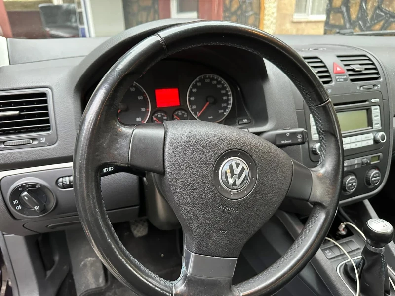 VW Golf, снимка 1 - Автомобили и джипове - 48200594