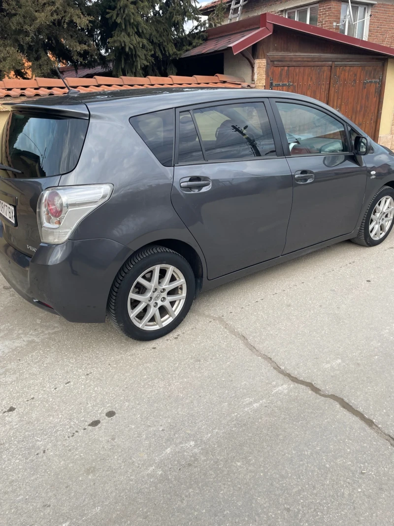 Toyota Verso, снимка 3 - Автомобили и джипове - 48882905