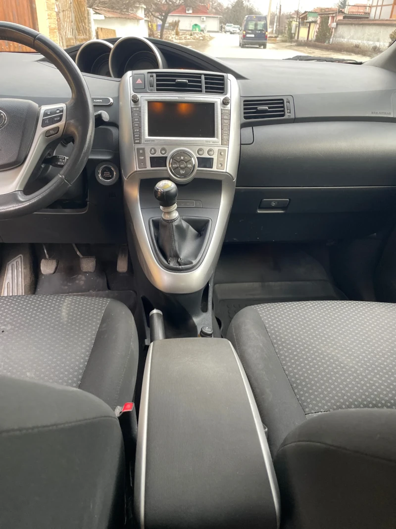 Toyota Verso, снимка 7 - Автомобили и джипове - 48882905