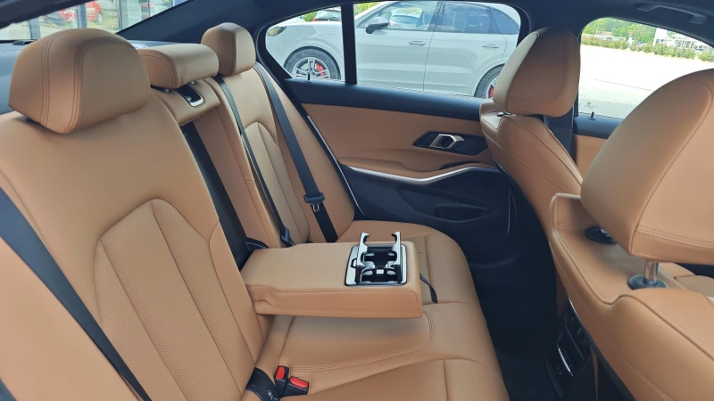 BMW 330 I xDrive, снимка 9 - Автомобили и джипове - 52300370