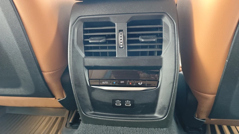 BMW 330 I xDrive, снимка 10 - Автомобили и джипове - 52300370