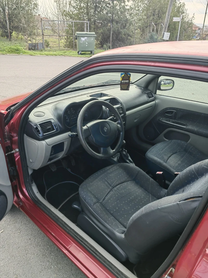 Renault Clio 1.2, снимка 6 - Автомобили и джипове - 52748007
