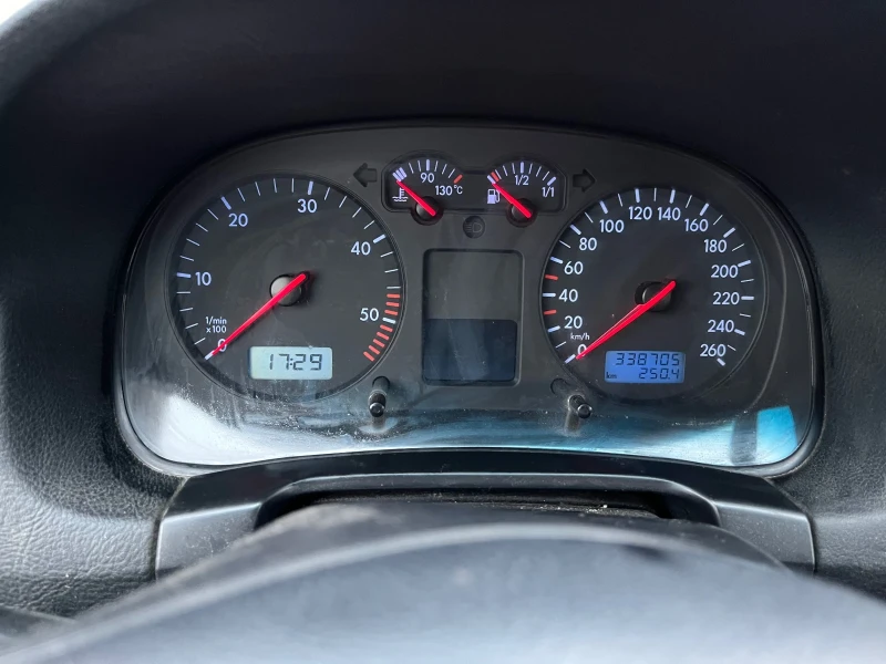 VW Golf, снимка 15 - Автомобили и джипове - 53434922