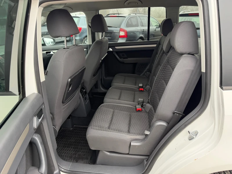 VW Touran 1.9TDI-105PS, снимка 11 - Автомобили и джипове - 53503475