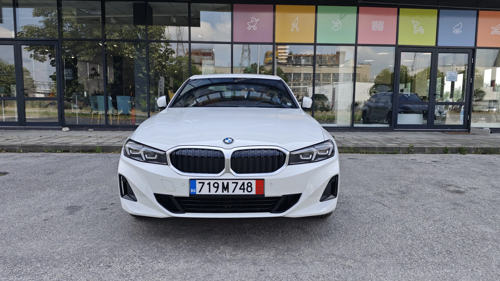 BMW 330 I xDrive, снимка 1