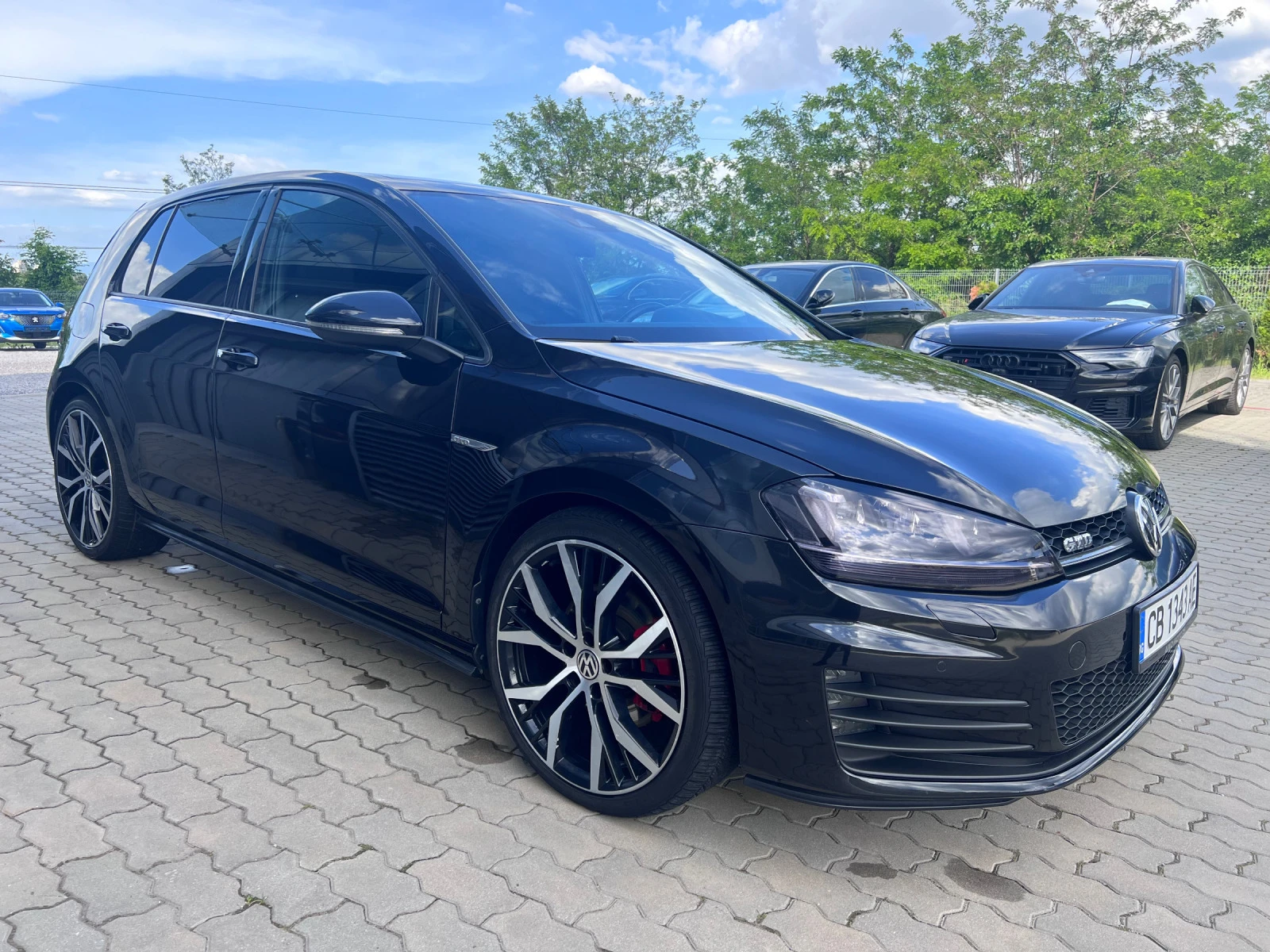 VW Golf GTD/AUTOMATIC/KEYLESS/PANORAMA/DINAUDIO - изображение 2