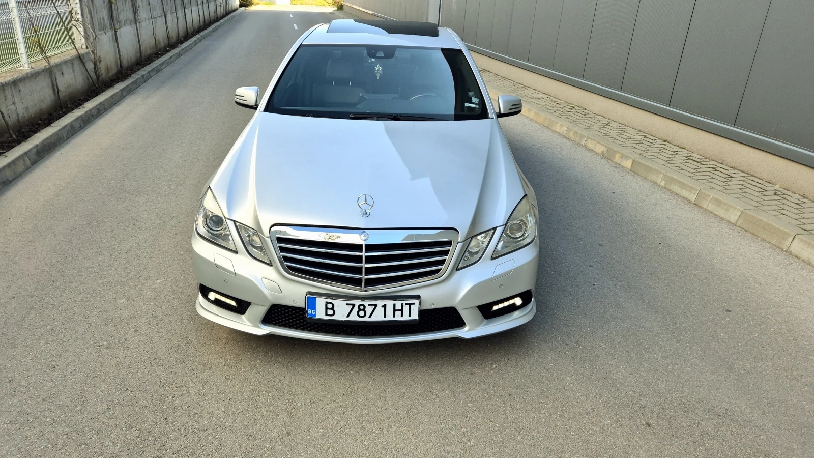 Mercedes-Benz E 220 AMG OPTIC - изображение 6
