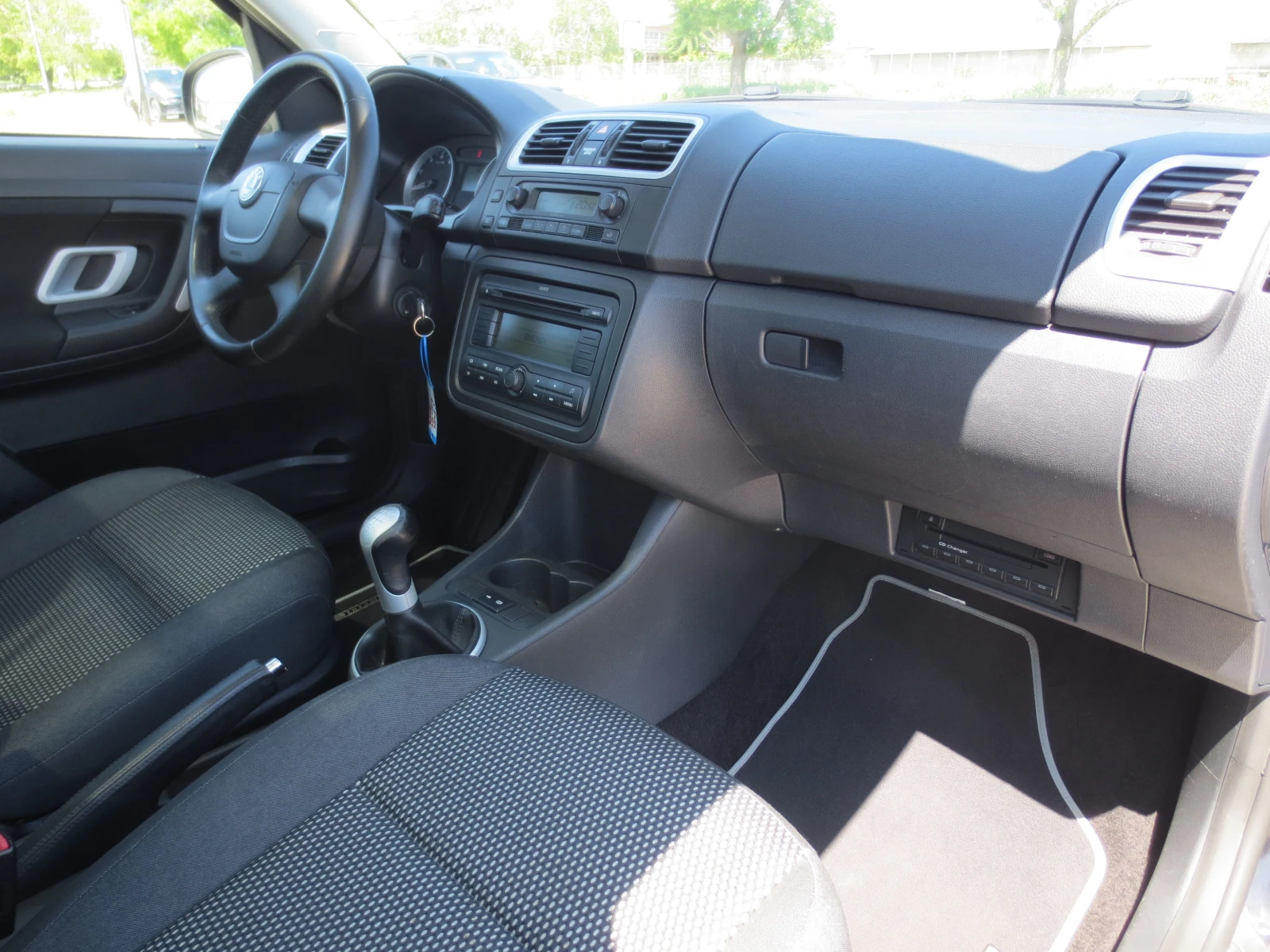 Skoda Roomster 1.4 i * SCOUT*  | Mobile.bg — изображение 14