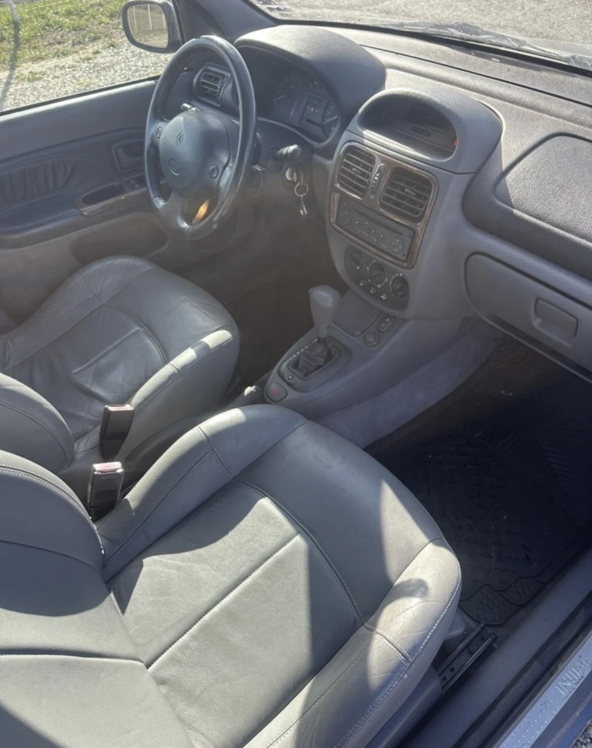 Renault Clio 1.6i* Автомат* ТОП* , снимка 7 - Автомобили и джипове - 53938265