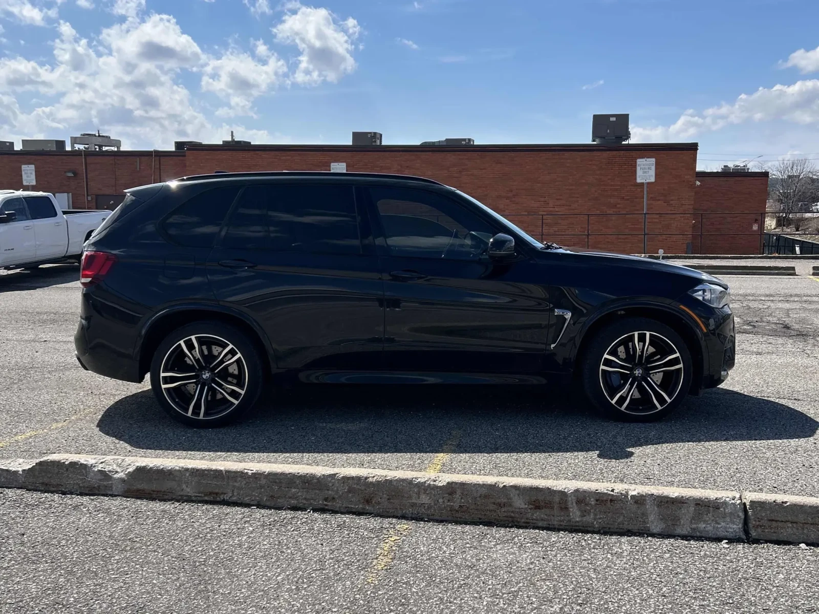 BMW X5M HARMON* KARDON* CARBON* , снимка 2 - Автомобили и джипове - 54091228