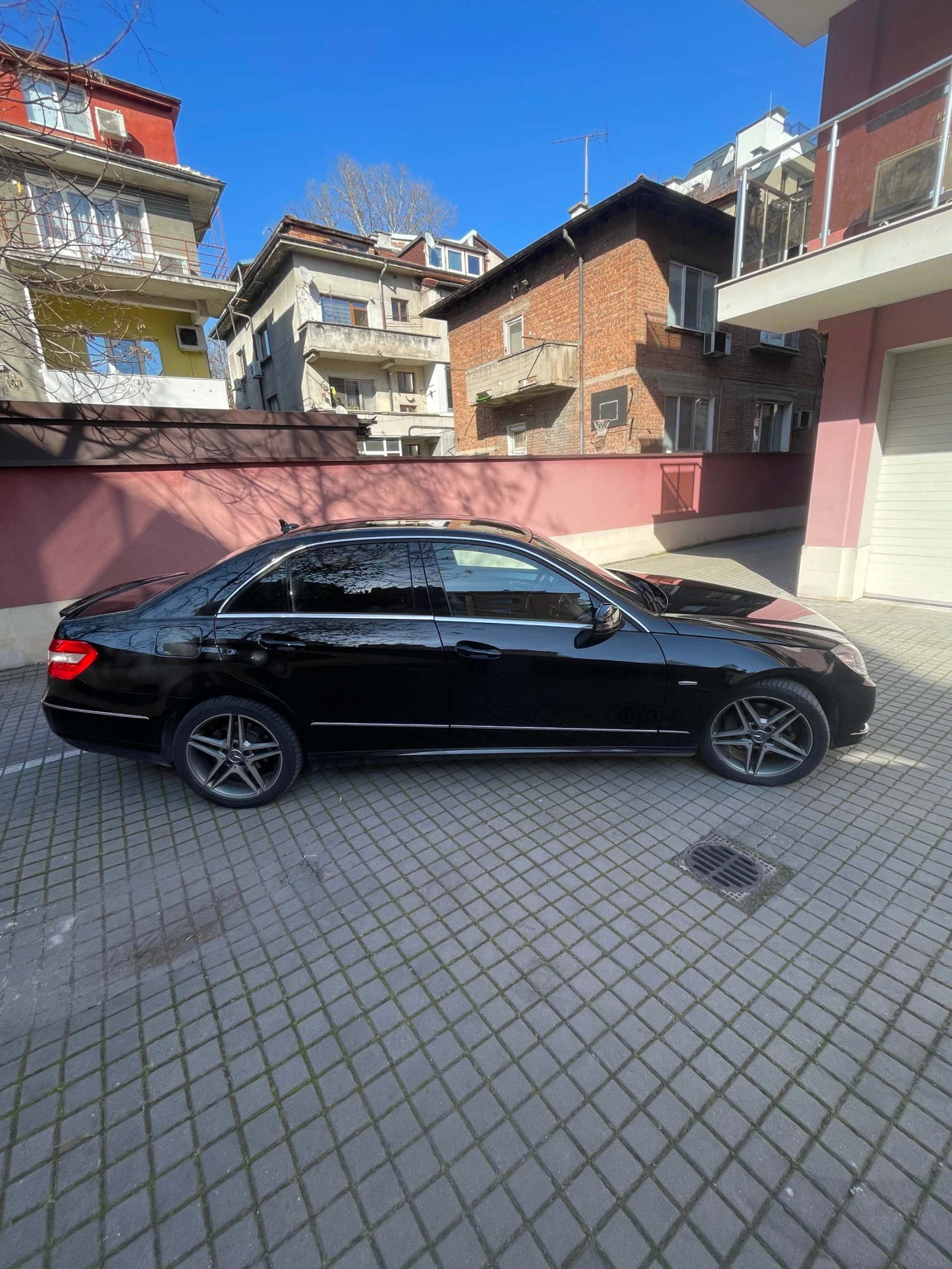Mercedes-Benz E 250, снимка 2 - Автомобили и джипове - 54323561