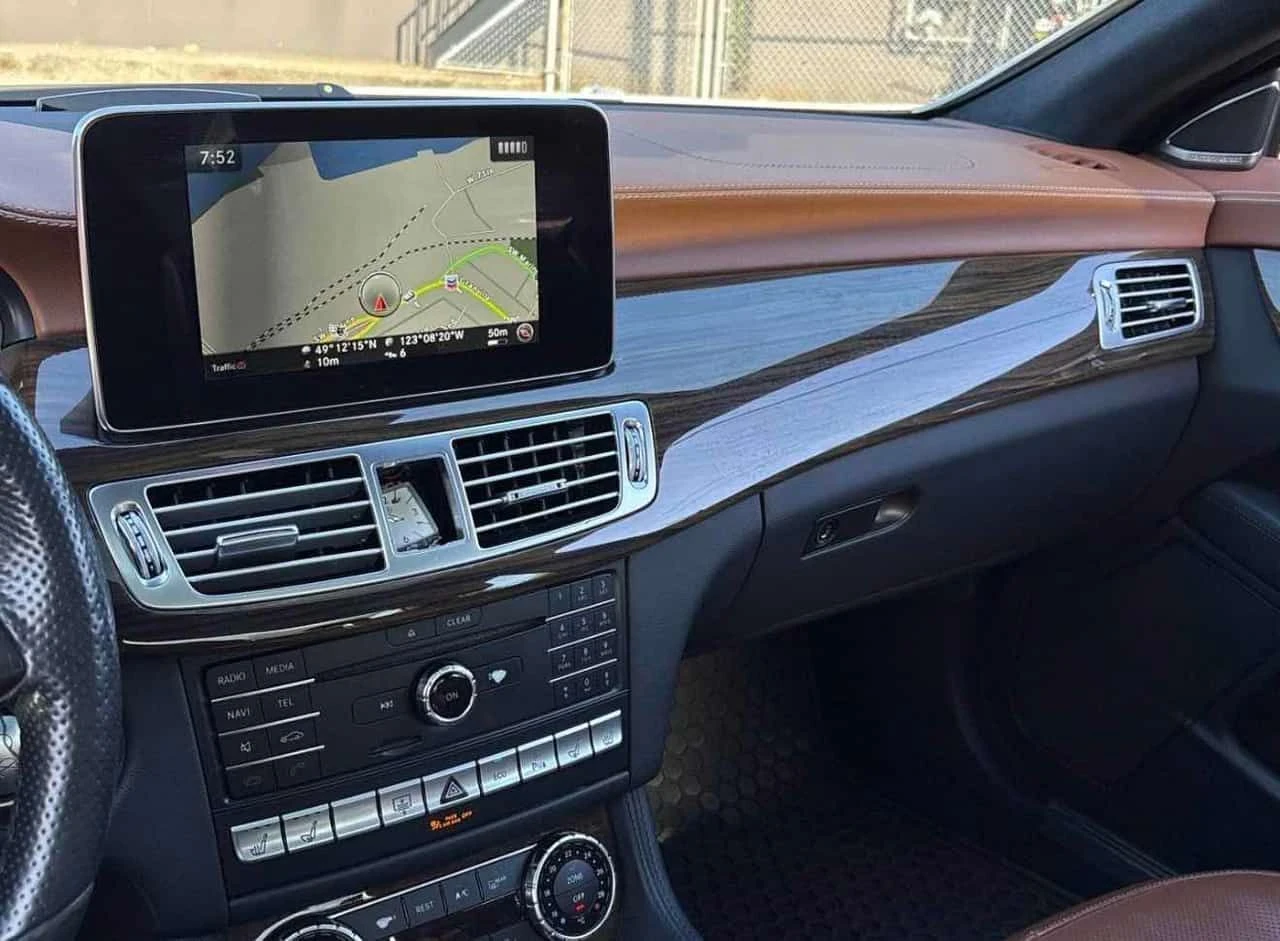 Mercedes-Benz CLS 550 4MATIC * ДИСТРОНИК* 360 КАМЕРА* ОБДУХВАНЕ* ВЪЗДУХ*, снимка 15 - Автомобили и джипове - 54700617