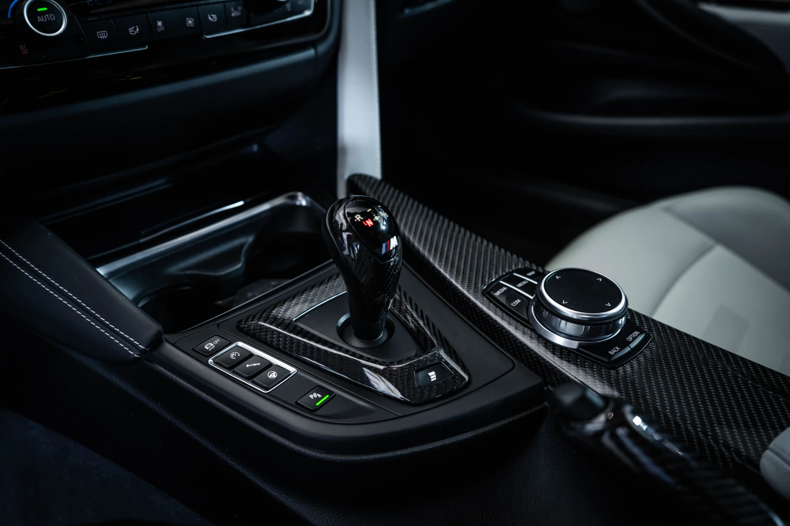 BMW M4 Competition* Carbon* H/K, снимка 9 - Автомобили и джипове - 54928375
