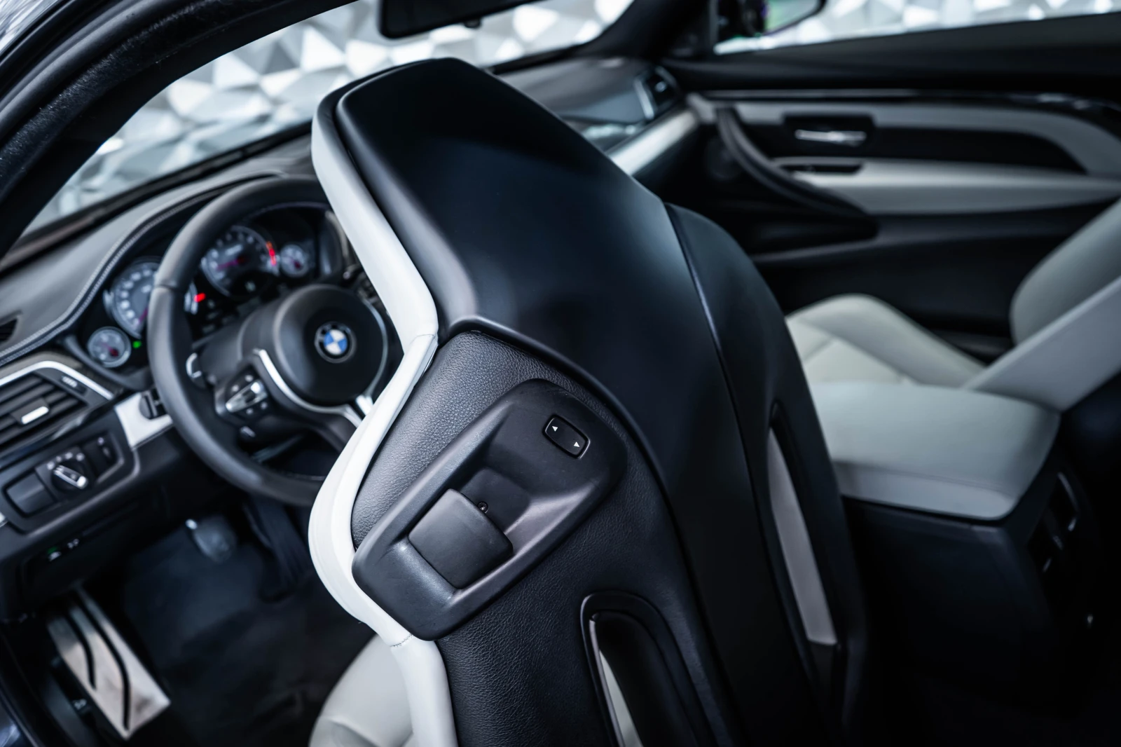 BMW M4 Competition* Carbon* H/K, снимка 14 - Автомобили и джипове - 54928375