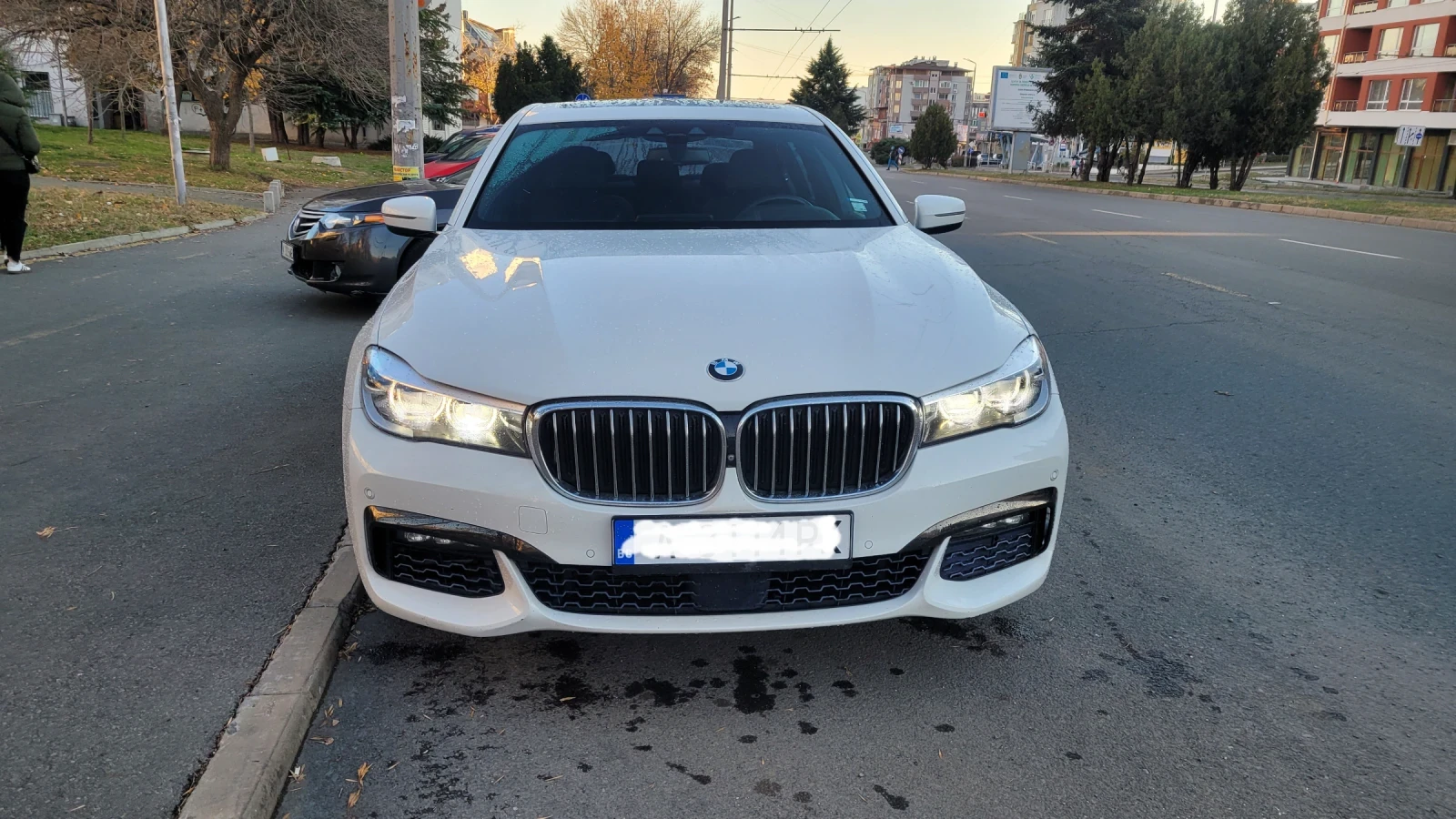 BMW 740 G12 Hybrid, снимка 2 - Автомобили и джипове - 55678888