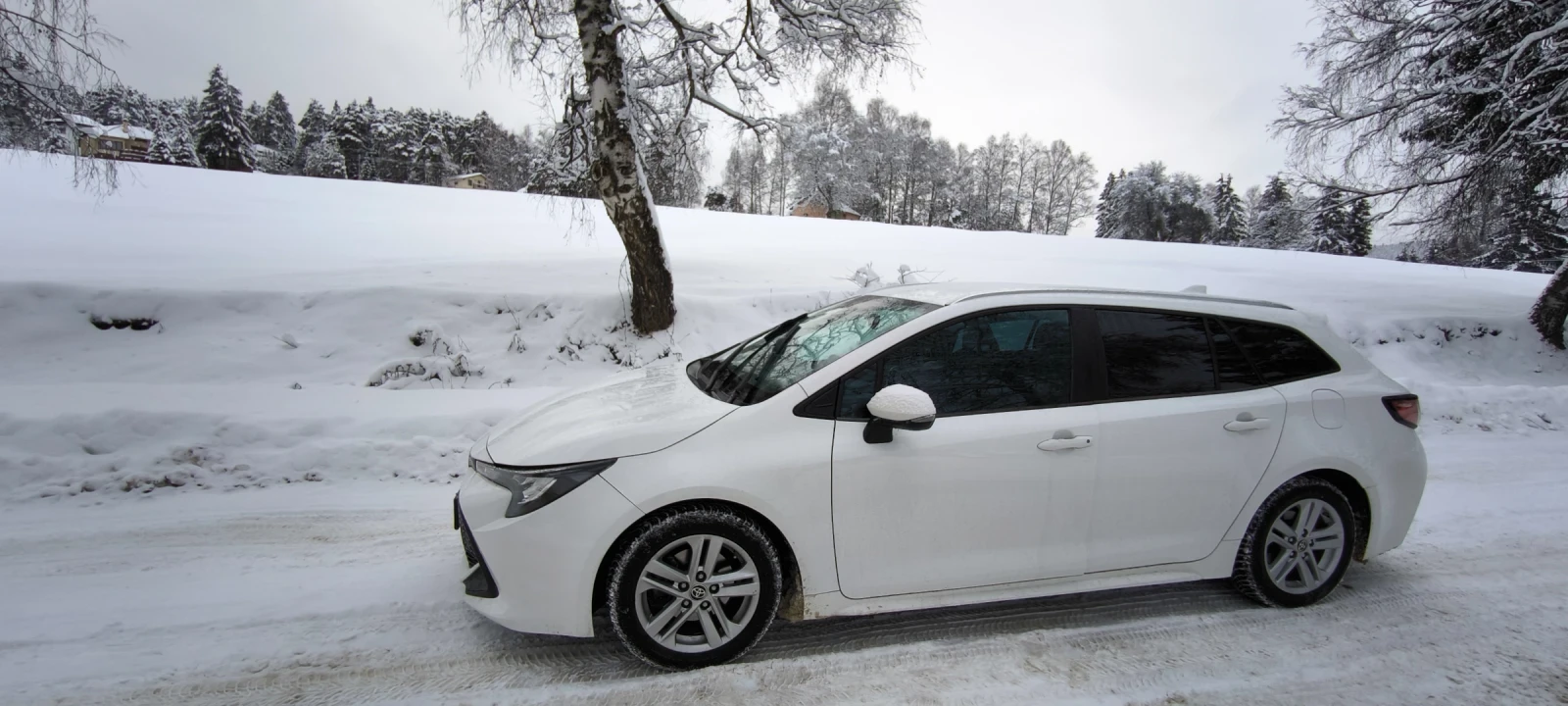 Toyota Corolla touring sport, снимка 13 - Автомобили и джипове - 55101400