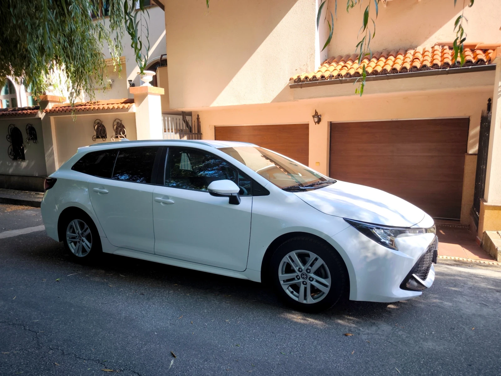 Toyota Corolla touring sport, снимка 14 - Автомобили и джипове - 55101400