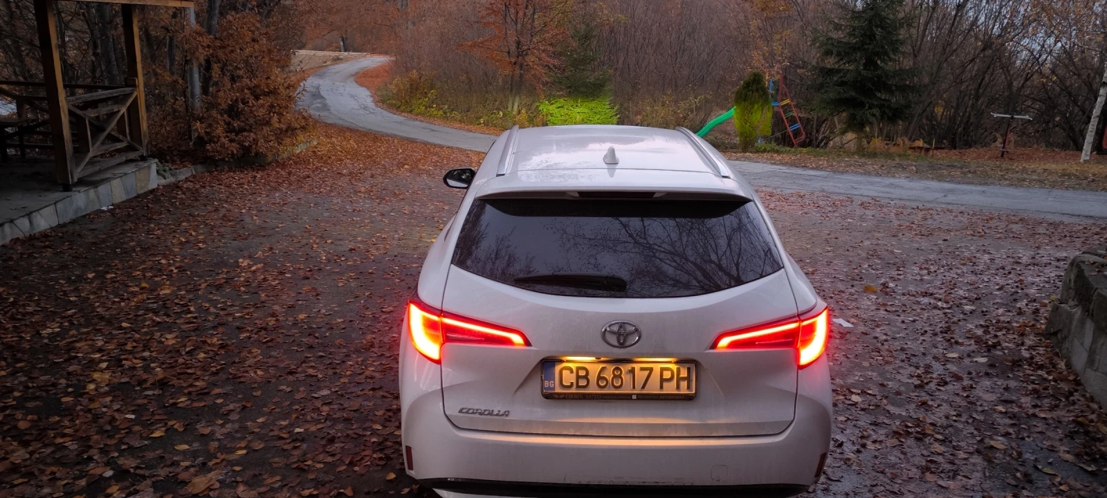 Toyota Corolla touring sport, снимка 10 - Автомобили и джипове - 55101400