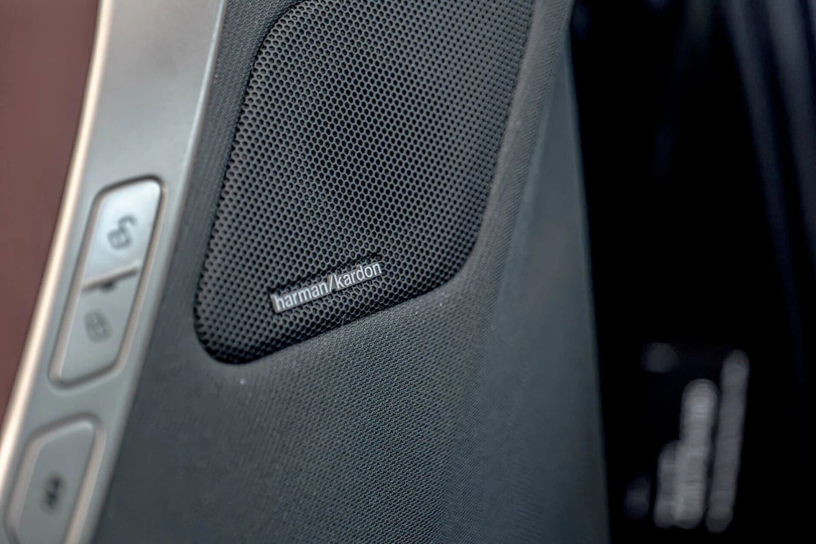 BMW iX xDrive 50/Harman Kardon/Swarovski/Design/������ 36 | Mobile.bg � ����������� 9