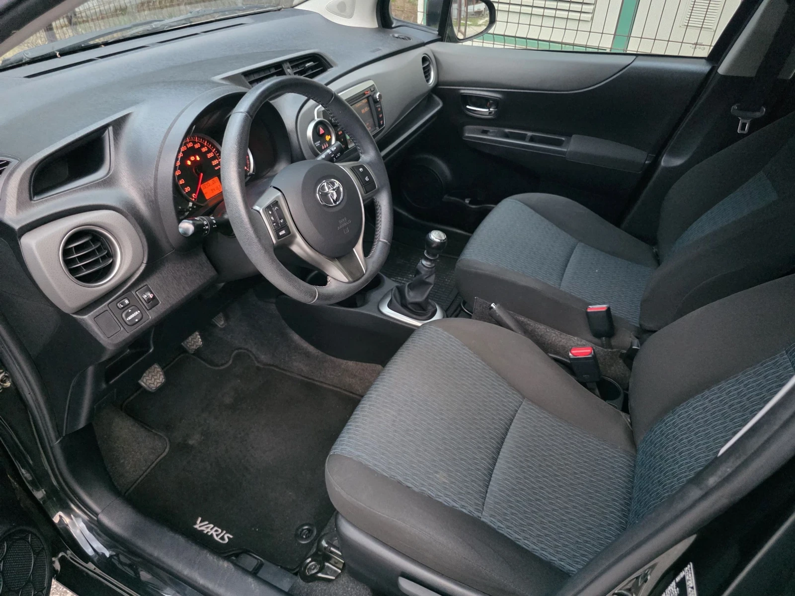 Toyota Yaris 1.33 VVT-i 94.000KM * TOP* , снимка 10 - Автомобили и джипове - 55270208
