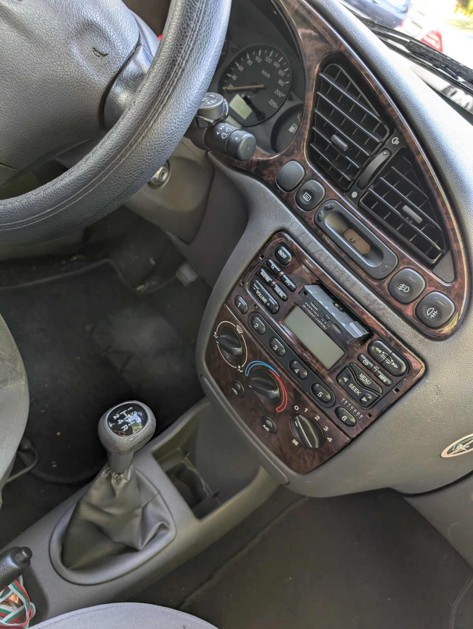 Ford Fiesta MK IV Ghia, снимка 15 - Автомобили и джипове - 55313187