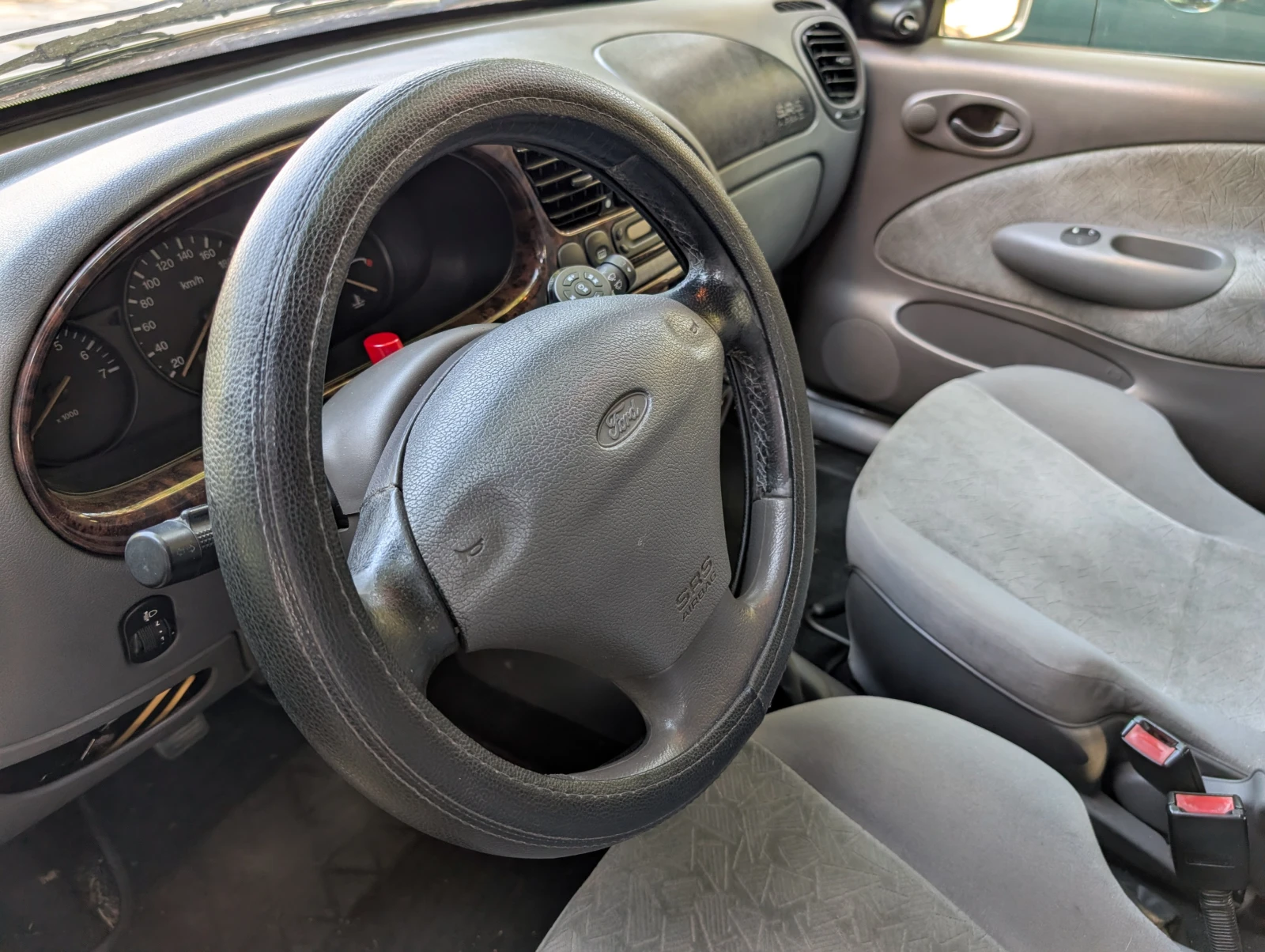 Ford Fiesta MK IV Ghia, снимка 12 - Автомобили и джипове - 55313187