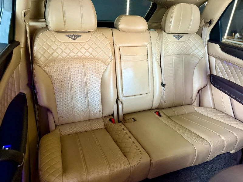 Bentley Bentayga V8 * Panorama* 22&#34;* SoftClose* Лизинг, снимка 16 - Автомобили и джипове - 50656961