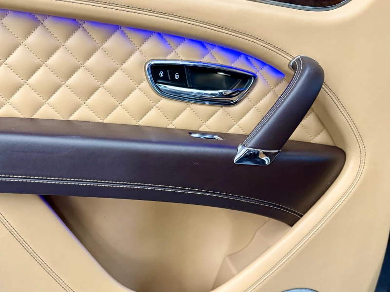 Bentley Bentayga V8 * Panorama* 22&#34;* SoftClose* Лизинг, снимка 14 - Автомобили и джипове - 50656961
