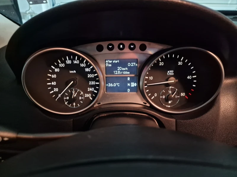 Mercedes-Benz ML 320, снимка 8 - Автомобили и джипове - 51709562