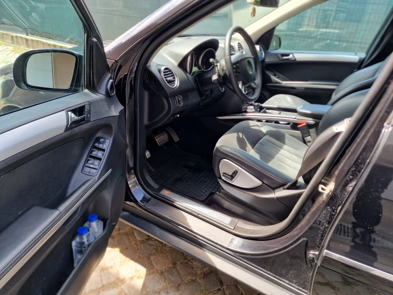 Mercedes-Benz ML 320, снимка 9 - Автомобили и джипове - 51709562