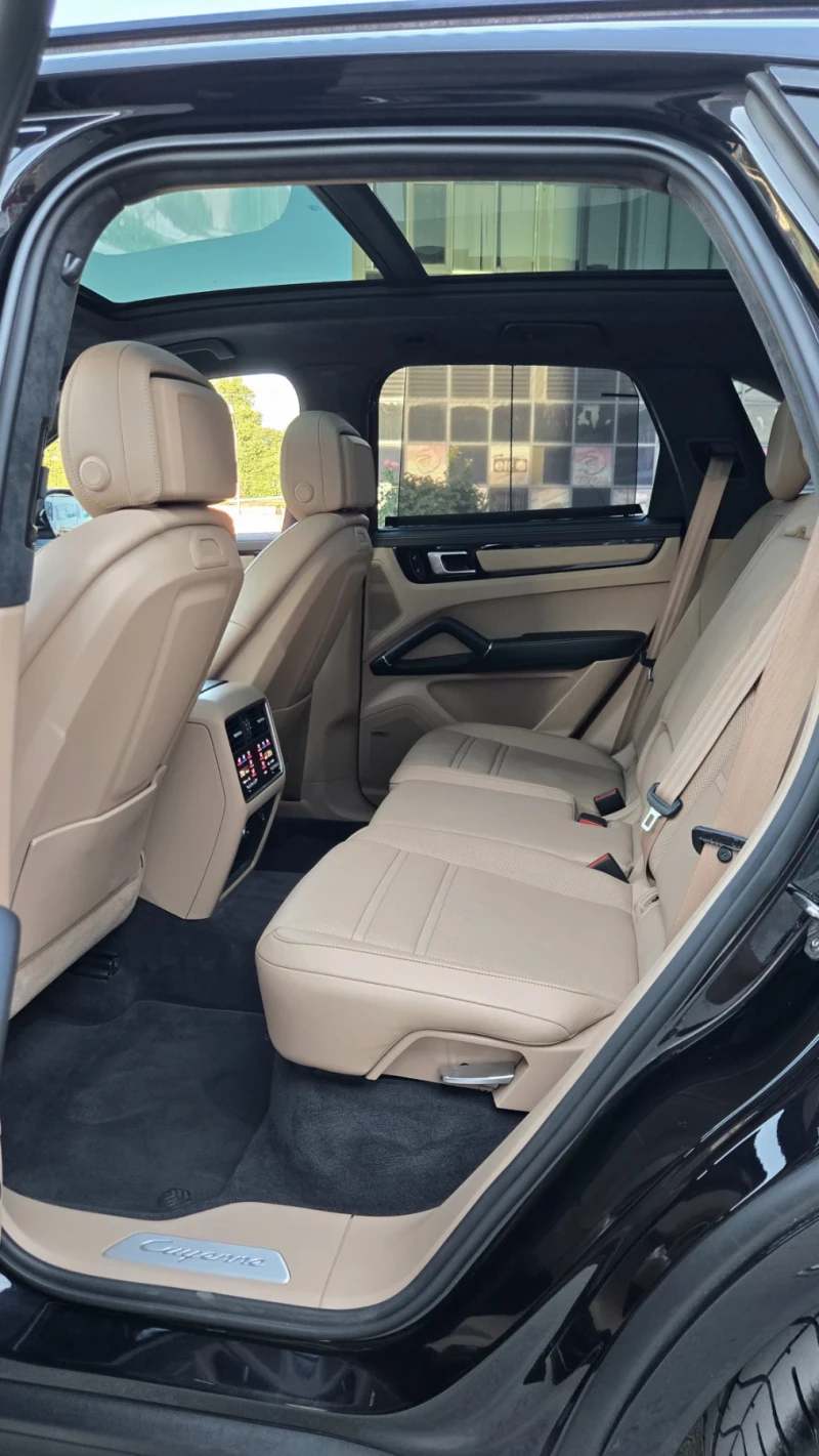 Porsche Cayenne S /Sport Chrono /441кс. /Обслужен / Fullmax!, снимка 11 - Автомобили и джипове - 52337948