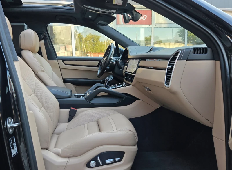 Porsche Cayenne S /Sport Chrono /441кс. /Обслужен / Fullmax!, снимка 10 - Автомобили и джипове - 52337948