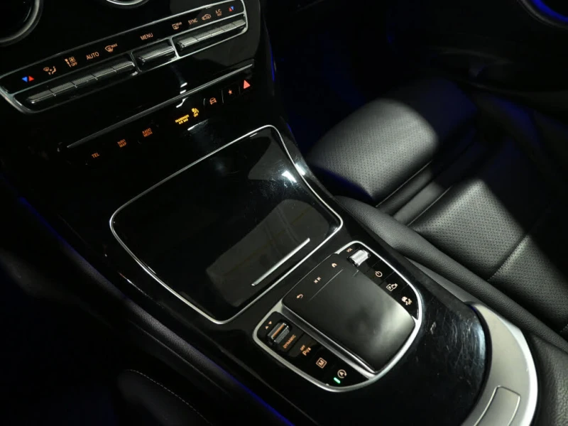 Mercedes-Benz GLC 300 4MATIC* АвтоКредит* (ЦЕНА ДО БГ), снимка 13 - Автомобили и джипове - 53102640