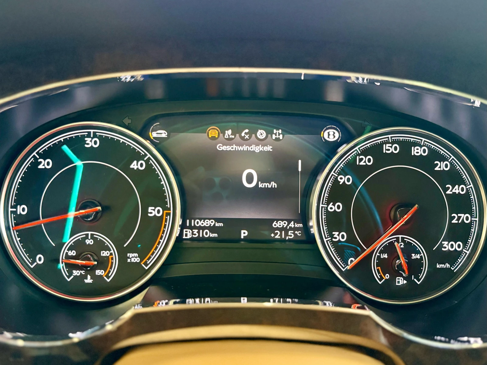 Bentley Bentayga V8 * Panorama* 22"* SoftClose*  | Mobile.bg   11