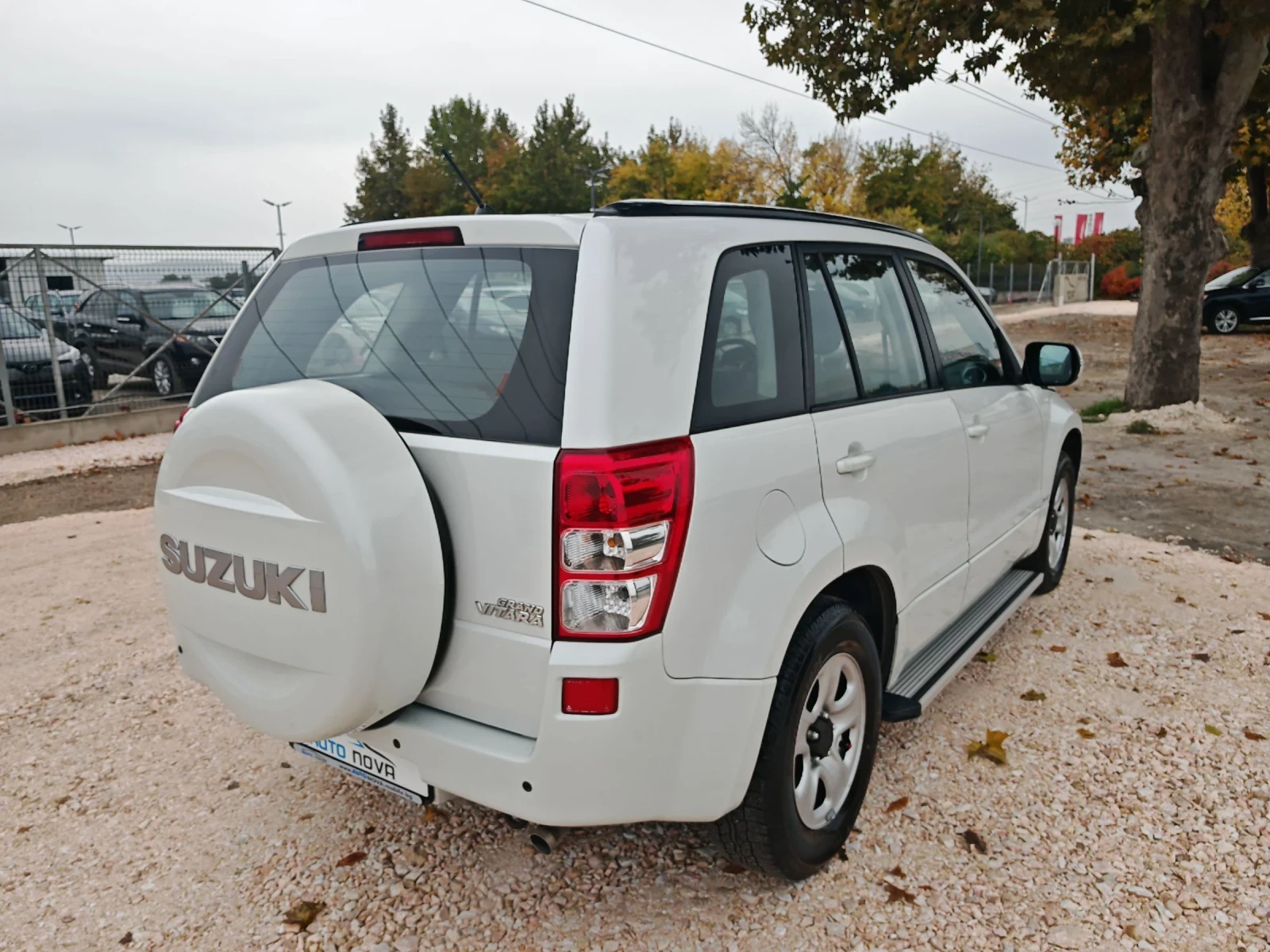 Suzuki Grand vitara 2.0 БЕНЗИН 140 К.С АВТОМАТ!4Х4! КАТО НОВА! - изображение 5