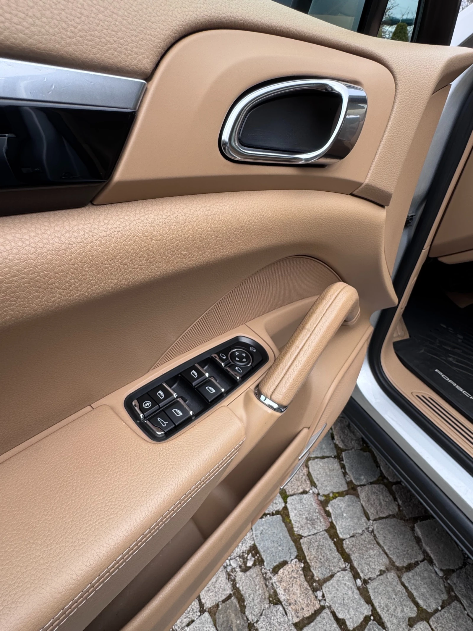 Porsche Cayenne, снимка 16 - Автомобили и джипове - 54024120