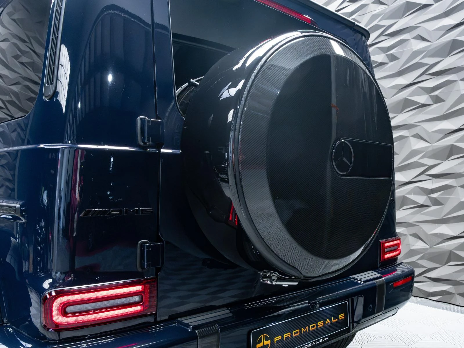 Mercedes-Benz G 63 AMG FACELIFT* FULL CARBON* 3XTV* 4D BURMESTER* 360CAM*, снимка 6 - Автомобили и джипове - 54206608