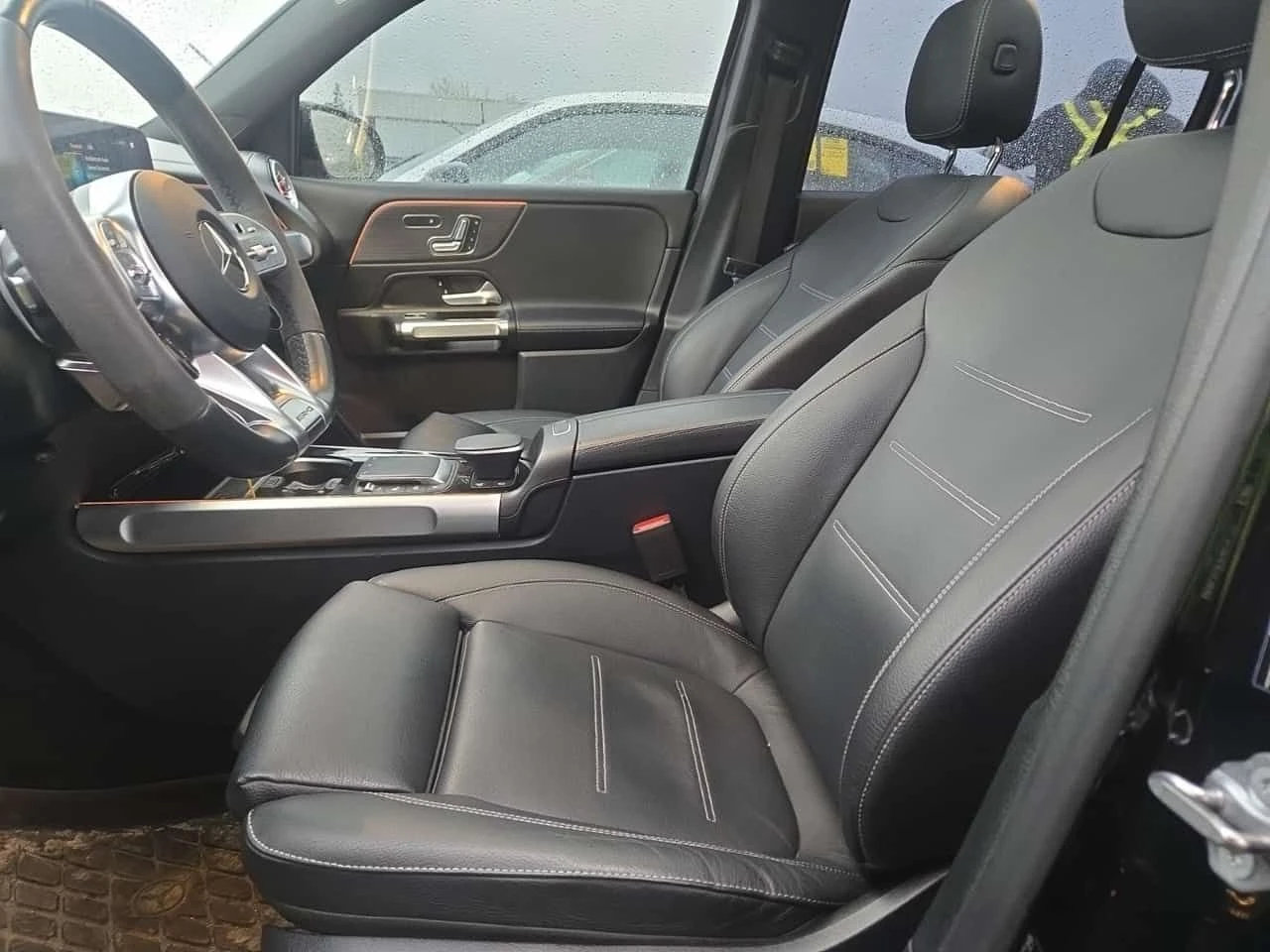 Mercedes-Benz GLB35AMG * Без инциденти * CARFAX * От Мercedes * , снимка 8 - Автомобили и джипове - 54532036