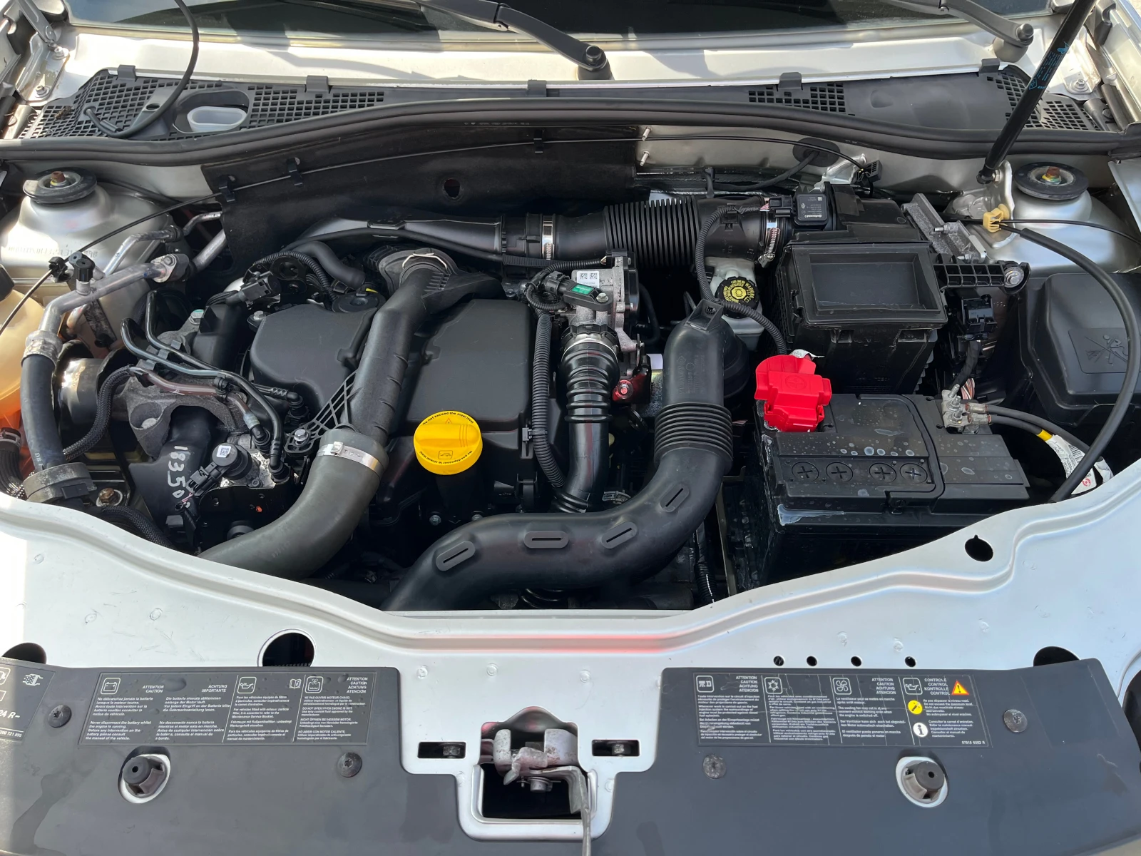 Dacia Duster 1.5 DCI , снимка 13 - Автомобили и джипове - 54575313