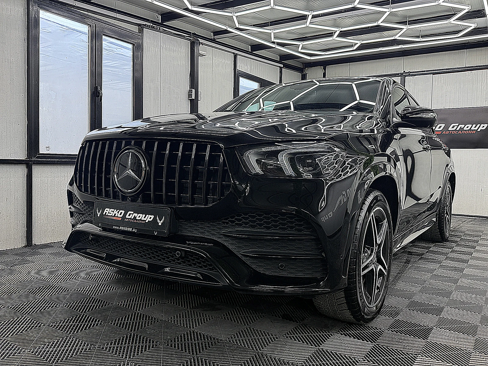 Mercedes-Benz GLE 350 KUPE/AMG-Line/panorama/360-k/ГЕРМАНИЯ ЛИЗИНГ, снимка 2 - Автомобили и джипове - 55261547
