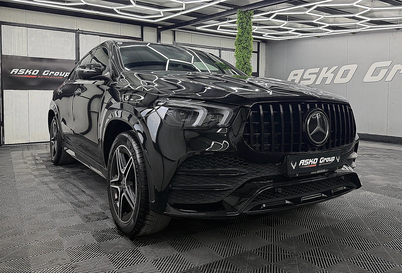Mercedes-Benz GLE 350 KUPE/AMG-Line/panorama/360-k/ГЕРМАНИЯ ЛИЗИНГ, снимка 4 - Автомобили и джипове - 55261547