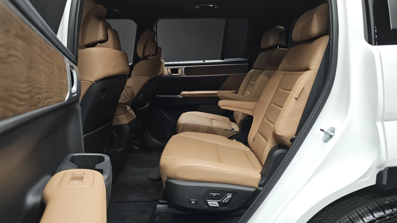 Hyundai Santa fe 2.5T Calligraphy* ЕЛ. БАГАЖНИК* HUD* КРАЙНА ЦЕНА, снимка 12 - Автомобили и джипове - 55323652