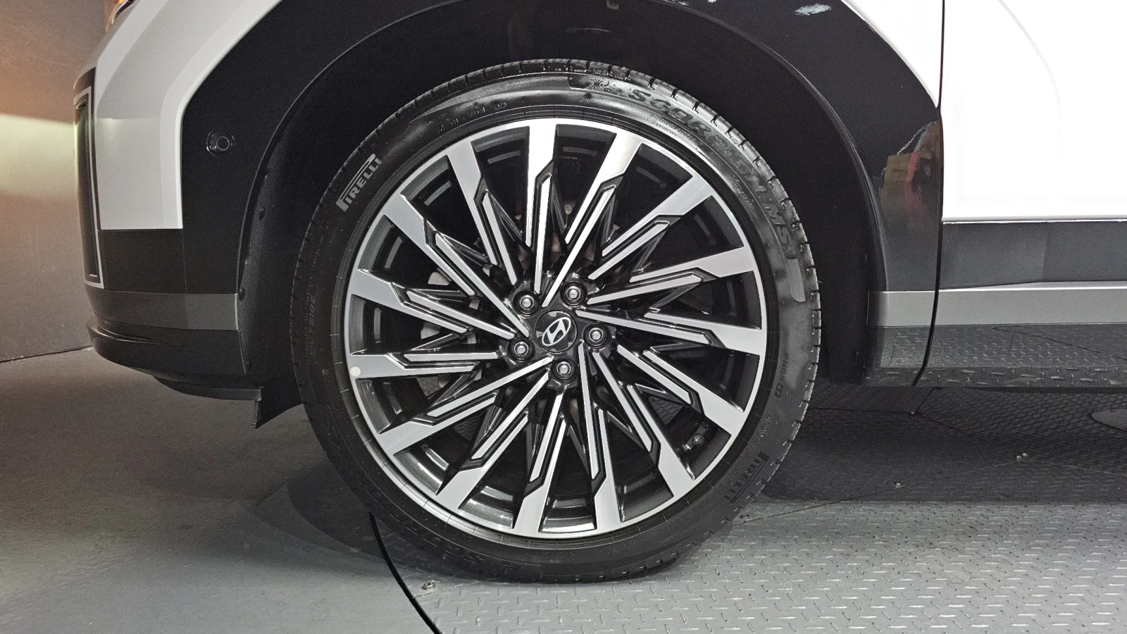Hyundai Santa fe 2.5T Calligraphy* ЕЛ. БАГАЖНИК* HUD* КРАЙНА ЦЕНА, снимка 5 - Автомобили и джипове - 55323652