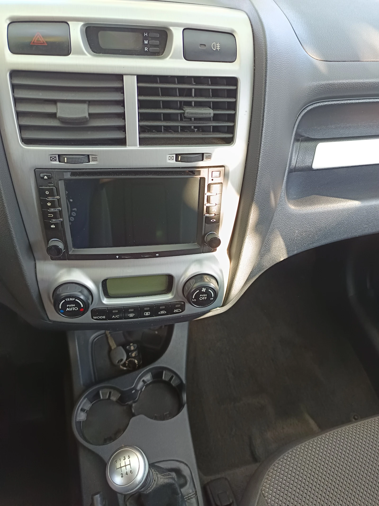 Kia Sportage 2.0D 4WD, снимка 2 - Автомобили и джипове - 55694385