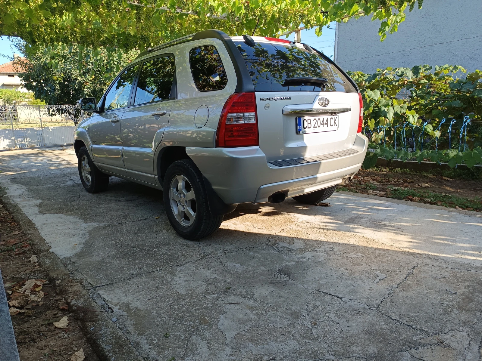 Kia Sportage 2.0D 4WD, снимка 7 - Автомобили и джипове - 55694385