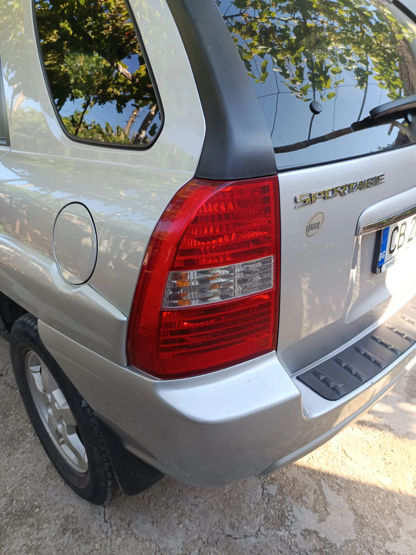 Kia Sportage 2.0D 4WD, снимка 10 - Автомобили и джипове - 55694385