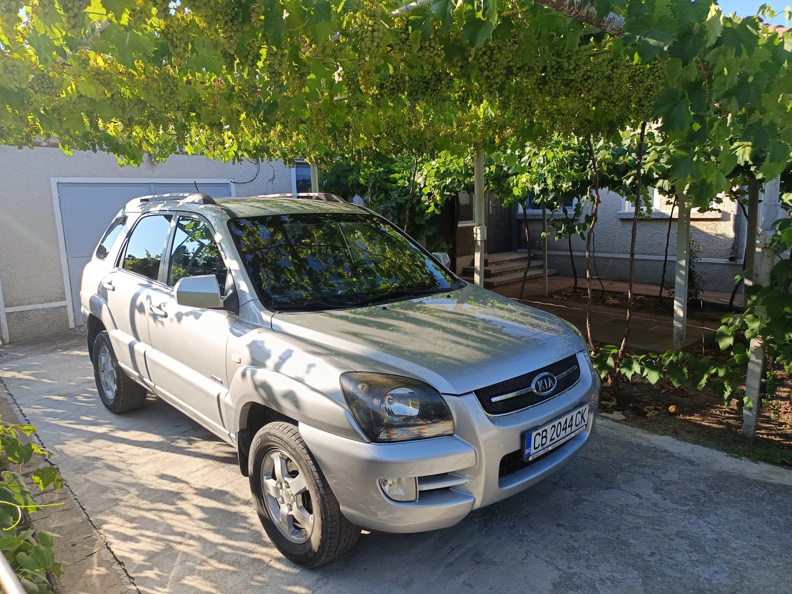 Kia Sportage 2.0D 4WD, снимка 8 - Автомобили и джипове - 55694385