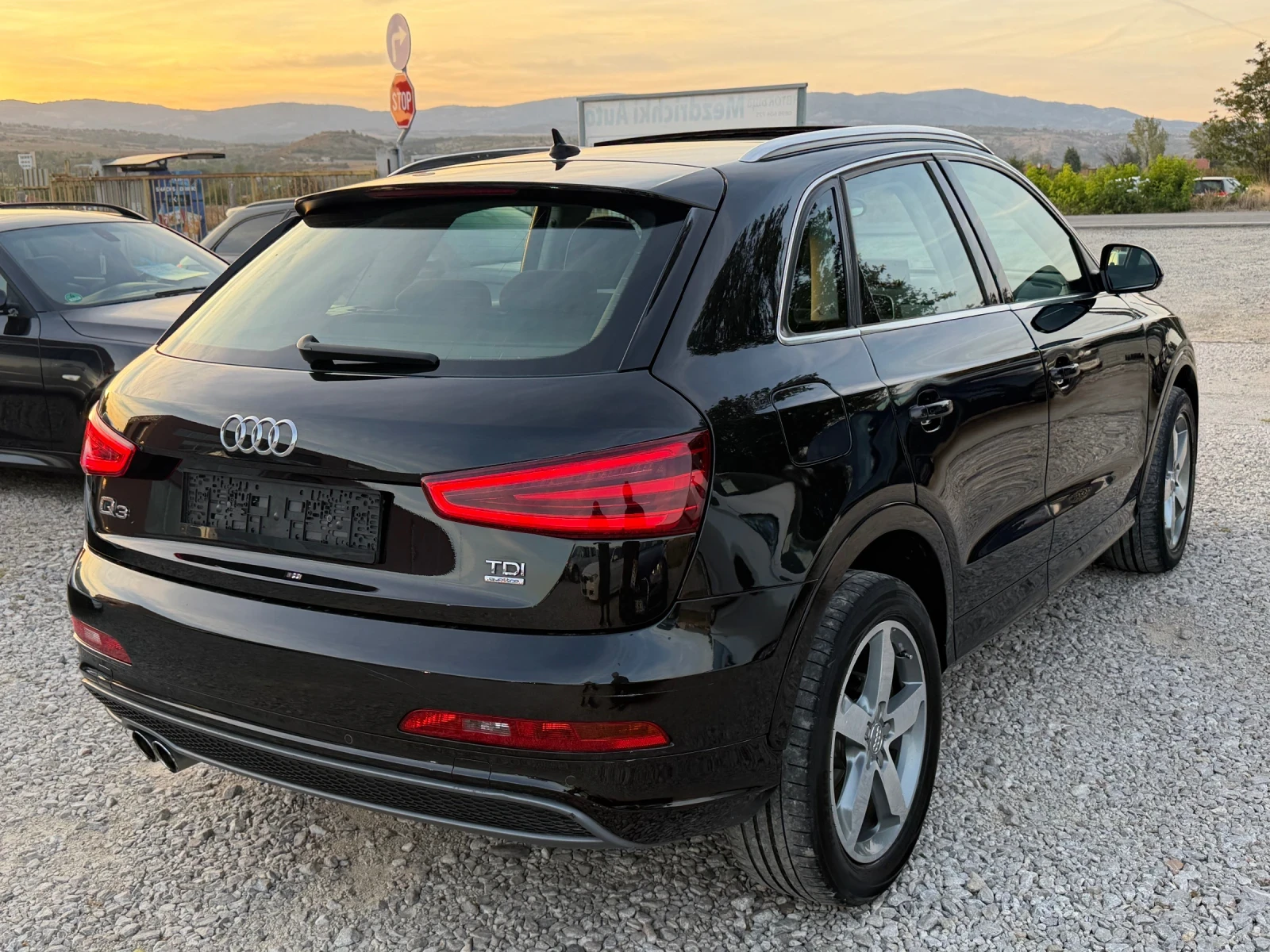 Audi Q3 S line / Quattro, снимка 4 - Автомобили и джипове - 56330568