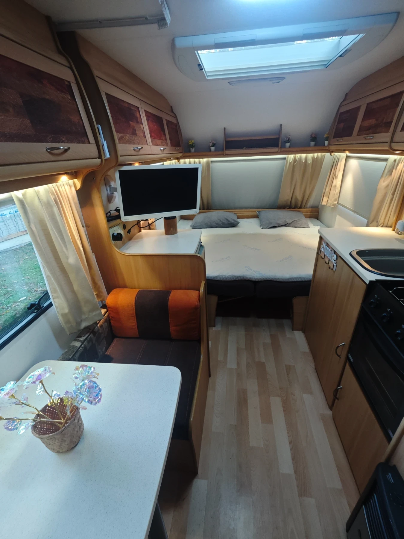 Каравана Avondale 556 6, снимка 5 - Каравани и кемпери - 55805553
